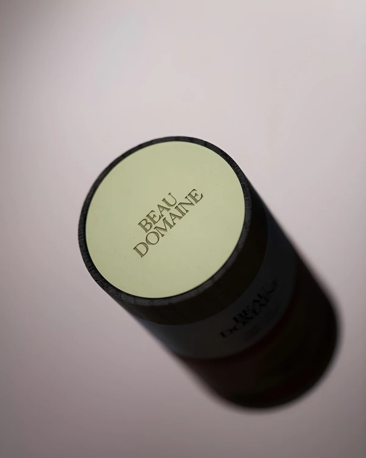 Le nouveau packaging eco-friendly de Beau Domaine, la marque de cosmétiques de Brad Pitt, est une vraie réussite