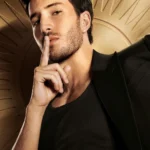 Sebastián Yatra nommé ambassadeur mondial des parfums Azzaro