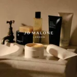 Jo Malone London réinvente les thermes romains en rituel de soin contemporain