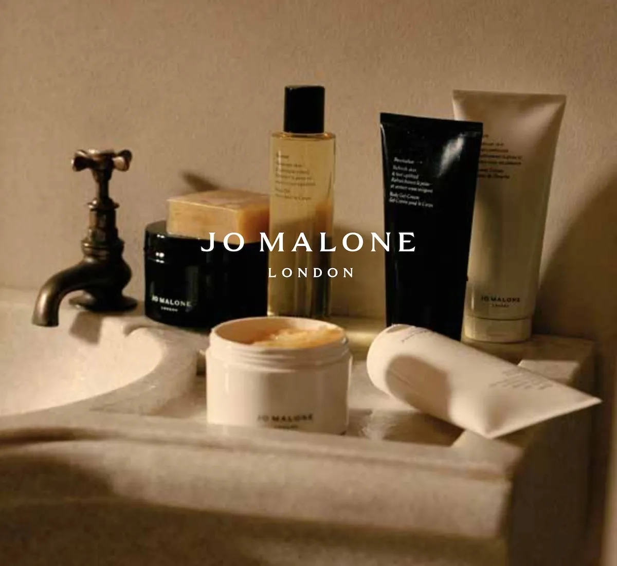 Jo Malone London réinvente les thermes romains en rituel de soin contemporain