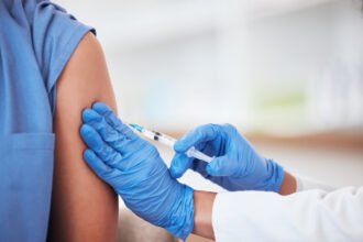 La Haute Autorité de santé recommande l'obligation vaccinale contre la grippe pour le personnel soignant